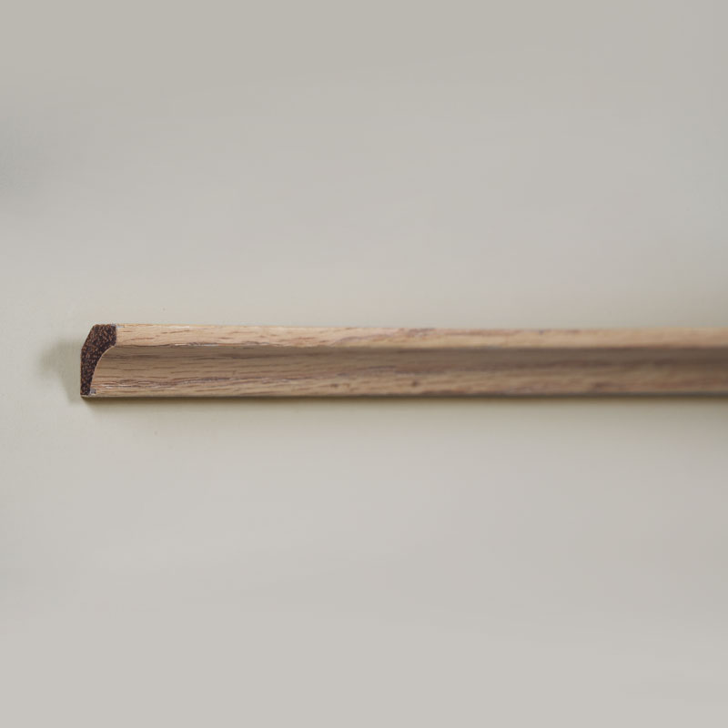 Solid Wood Inside Corner Moulding/Scotia Molding (Nababalot ng Red Oak Veneer + Paint) - Kulay ng Oak 3/5' x 3/5'