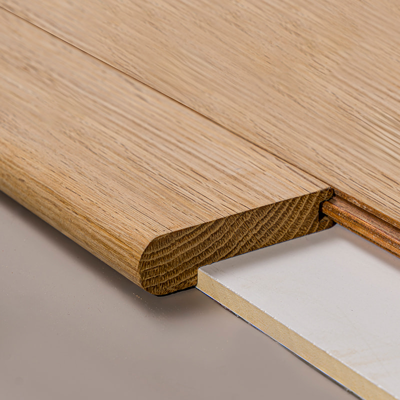 White Oak Whole Piece Logs Stair Nosing (Hindi Natapos ang Pintura) – Natural na Kulay ng Oak –3/5'x2 15/16'